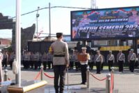 Kapolres Lamongan, AKBP Bobby A. Condroputra saat pimpin Apel Gelar Pasukan Operasi Patuh Semeru 2024 di Mapolres setempat, (Ist).