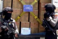 Polres Pelabuhan Tanjung Perak bekerja sama dengan Kementerian Perdagangan berhasil menggagalkan penyelundupan keramik dan peralatan makan (tableware) ilegal senilai Rp 9,8 miliar.(Ist)