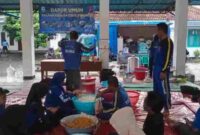 Pemerintah Kabupaten Situbondo melalui Badan Penanggulangan Bencana Daerah (BPBD) dan Taruna Siaga Bencana (Tagana) dari Dinas Sosial (Dinsos) mendirikan dapur umum pada Rabu (25/12/2024),(Ist).