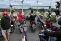 Jembatan Pagerluyung yang melintasi Sungai Brantas di Kecamatan Gedeg, Mojokerto, untuk sementara ditutup,(Ist).