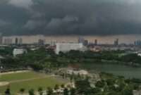 Ilustrasi/ Mendung di wilayah kota Surabaya,(Ist).