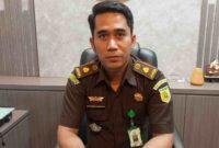 Kasi Intel Kejaksaan Negeri Tuban, Stephen Dian Palma, ketika ditemui di ruang kerjanya, (Foto: Assayid/Liputansatu.id). 