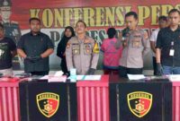 Kapolsek Bancar, AKP Darwanto, dalam rilis perkara di Mapolres Tuban,( foto: Assayid Anazili )