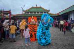 Atraksi Barongsai Meriahkan Puncak Perayaan Imlek 2025 di Kelenteng Kwang Sing Bio Tuban Barongsai meriahkan perayaan Imlek di Tuban