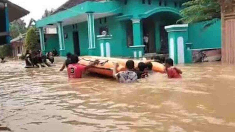 Sebagian warga memilih untuk dievakuasi (Ist).