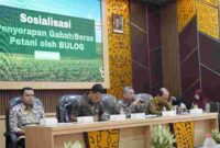 Pemkap Tuban bersama bulog dukung penyerapan gabah petani (Foto: Assayid Annazili/Liputansatu.id)