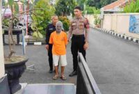 Pelaku pembacokan di Situbondo diamankan kepolisiaan Polsek Panji(Foto: Foto: Fia Rahma/Liputansatu.id)