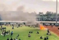 Laga Persela vs Persijap di Stadion Bumi Wali Berakhir Ricuh, (Assayid Annazili/Liputansatu.id).