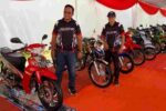 Modifikasi Motor Semarakkan Otocontest #1 di Pantai Kelapa Tuban Otocontest di pantai Kelapa