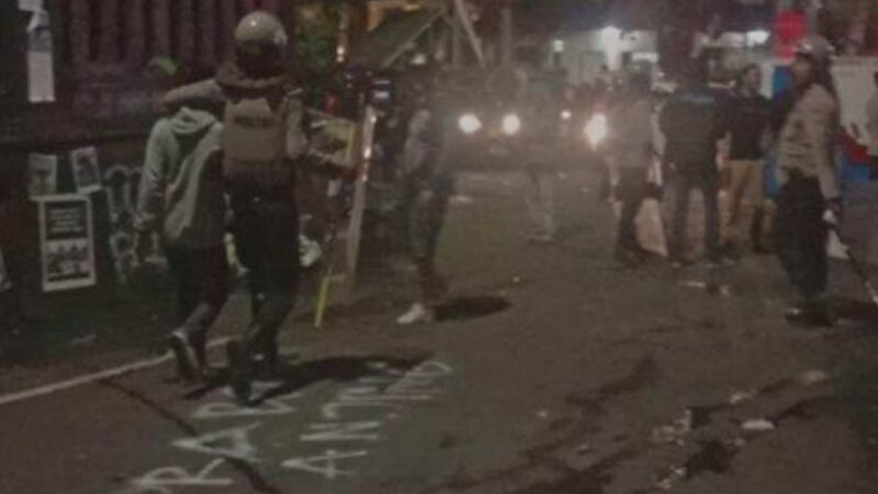 Ricuh Demo tolak UU TNI di Malang,(Ist).