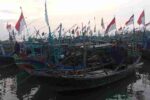 Proses Izin Kapal Nelayan di Tuban Dinilai Rumit, Hanya 9 dari 200 Kapal yang Berhasil Urus Legalitas Ratusan kapal nelayan di Tuban belum mempunyai izin berlayar