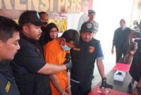 Pelaku begal payudara diringkus Satreskrim Polres Tuban di Lamongan
setelah melakukan aksinya di depan Balai Desa Klotok Tuban, (Assayid Annazili/Liputansatu.id).