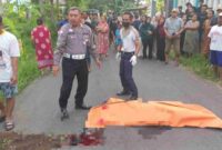 Korban Meninggal di tempat usai terlibat kecelakaan dengan kendaraan feeder Simas Ganteng, (Assayid Annazili/Liputansatu.id).