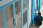 Aksi Pencurian Kotak Amal di Situbondo Terekam CCTV! Pelaku Bobol 2 Kotak Sekaligus, Diduga Sudah Beraksi di Beberapa Masjid Aksi pencurian kotak amal di Situbondo