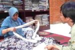 Dari Impian Anak Kecil hingga Warisan Budaya: Perjuangan Uswatun Mewujudkan Batik Gedog Tuban Berstatus Nasional Uswatun Hasanah, pegiat Batik Gedog Tuban