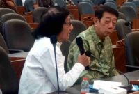 Alim Sugiantoro menyampaikan pandangannya didepan Komisi II DPRD Tuban dalam forum mediasi, (Assayid Annazili/Liputansatu.id).