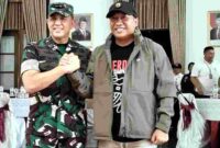 Panglima Komando Daerah Militer (Pangdam) V/Brawijaya, Mayor Jenderal TNI Rudy Saladin, MA, bersama Bupati Situbondo, Yusuf Rio Wahyu, (Fia Rahma/Liputansatu.id).