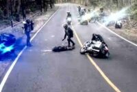 Dua moge terlibat kecelakaan di jalur Pantura Baluran Situbondo, (Fia Rahma/Liputansatu.id).