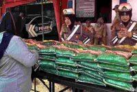 Gerakan Pasar Murah Satlantas Polres Situbondo, (Fia Rahma/Liputansatu.id).