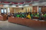 Komunitas Ojol Tuban Sampaikan Lima Tuntutan ke DPRD, Desak Tegakkan Aturan Tarif hingga BPJS Gratis Audiensi komunitas ojol di DPRD Tuban