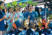 Kegiatan Outing class SMP Nation Star Academy Surabay di Pantai Kelapa Tuban, (Assayid Annazili/Liputansatu.id).