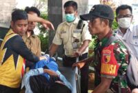 Siswa dari SMKN palang dilarikan kepusat kesehatan diduga keracunan setelah mengkonsumsi mbg, (assayid anazilli/liputansatu.id).