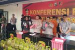 Polres Tuban Bongkar Sindikat Curanmor, Dua Ditangkap Dua Lainnya Buron Polres Tuban menggelar konferensi pers pengungkapan sindikat curanmor dan curat