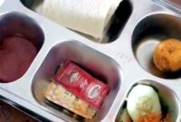 Ransum MBG yang disajikan SPPG di Tuban menuai kritik karena lebih mirip makanan cepat saji ketimbang hidangan bergizi, (Assayid Annazili/Liputansatu.id).