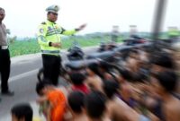 Puluhan remaja terjaring dalam operasi balap liar di ruas jalan Semanding-Grabakan Tuban, (Assayid Annazili/Liputansatu.id).