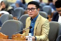 Ketua Komisi II DPRD Tuban, Fahmi Fikron menegaskan pelanggaran CV MK Beton bisa berujung sanksi pidana dan denda miliaran rupiah, (Assayid Annazili/Liputansatu.id).