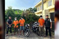 Satuan Resmob Satreskrim Polres Situbondo berhasil mengamankan tiga anggota komplotan curanmor yang beraksi di wilayah Bungatan Situbondo, (Fia Rahma/Liputansatu.id).