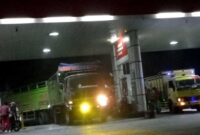 Suasana di salah satu SPBU di Kabupaten Tuban, (Assayid Annazili/Liputansatu.id).