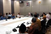 Warga Bejagung mengadu ke DPRD terkait pemasangan rambu larangan bus di jalan Hayam Wuruk, (Assayid Annazili/Liputansatu.id).