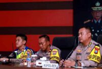 Plt Kapolres Tuban Kombespol Agung Setyo Nugroho didampingi jajaran menyampaikan rilis akhir tahun 2025. Sepanjang tahun ini, Polres Tuban mencatat penurunan kasus narkoba menjadi 52 perkara, meski aparat tetap mewaspadai potensi peredaran gelap dan penyalahgunaan narkotika di masyarakat, (Assayid Annazili/Liputansatu.id).