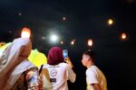 Ribuan Wisatawan Rayakan Tahun Baru 2026 dengan Festival Cahaya Laut di Pantai Pasir Putih Situbondo Festival Cahaya Laut Warnai Malam Tahun Baru 2026 di Pantai Pasir Putih Situbondo