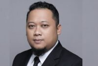 Koordinator Aksi Komunitas Muda Pegiat Anti Korupsi (KOMPAK), Ali Musthofa, yang menyatakan pihaknya akan mengerahkan sekitar 1.000 massa dalam aksi demonstrasi di depan Gedung KPK, Kamis (15/1/2026), guna mendesak penahanan oknum politisi PPP berinisial Z dan U, (Fia Rahma/Liputansatu.id).