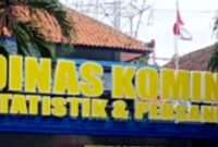 Diskominfo Tuban menjelaskan bahwa pembayaran tenaga alih daya dilakukan melalui perusahaan penyedia jasa pihak ketiga, (Assayid Annazili/Liputansatu.id).