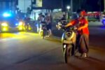 Razia Balap Liar Tuban: Ratusan Pemuda Kocar-Kacir Saat Jalur Nasional Diblokade Polisi Peserta Balap Liar Dorong Motor Usai Digrebek Satlantas Tuban