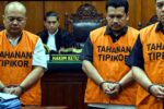 Vonis 4 Tahun Penjara! 3 Terdakwa Korupsi PADes Kedungsoko Tuban Dipastikan Bersalah Vonis 4 Tahun Penjara, 3 Terdakwa Korupsi PADes Kedungsoko Tuban
