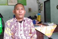 Kepala sekolah, Abdul Rokhim, saat ditemui awak media di sekolahnya, (Assayid/Liputansatu.id).