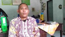 Kepala sekolah, Abdul Rokhim, saat ditemui awak media di sekolahnya, (Assayid/Liputansatu.id).