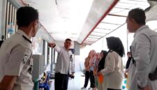 Tim Hakim Pengawas dan Pengamat (Wasmat) Pengadilan Negeri Situbondo melakukan kunjungan ke Rutan Kelas IIB Situbondo, (Fia Rahma/Liputansatu.id).