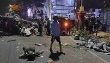 Kecelakaan Innova tabrak becak di Jalan RE Martadinata Tuban, dua penumpang misterius luka berat, (Aji Swasto/Liputansatu.id).