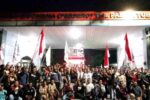 Blokade Gate 3 SIG Tuban Berakhir, 43 Eks Buruh PT CTK Dijanjikan PKWT Aksi blokade buruh di Gate 3 SIG Pabrik Tuban pada malam hari dengan membawa bendera serikat pekerja dan spanduk tuntutan