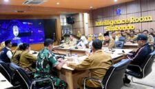 Satgas MBG Situbondo menggelar rapat koordinasi bersama sejumlah pihak terkait untuk membahas mandeknya pembangunan 41 dapur SPPG di Situbondo, (Fia Rahma/Liputansatu.id).