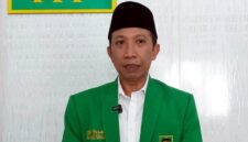 Ketua DPC PPP Tuban, Ach Husyam, menyampaikan komitmennya memperkuat konsolidasi kader dan organisasi partai. Ia menilai kepengurusan baru PPP Tuban menjadi bukti soliditas internal sekaligus momentum menghadapi dinamika politik ke depan, (Aji Swasto/Liputansatu.id).