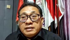 Ketua Umum Serikat Media Siber Indonesia (SMSI), Firdaus, memberikan arahan strategis kepada pengurus dan anggota SMSI se-Indonesia terkait dinamika politik nasional, independensi media, serta tantangan industri pers di era digital, (Nurul Hidayatullah/Liputansatu.id).