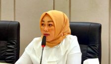 Ketua Bapemperda DPRD Tuban, Tri Astuti, saat memimpin audiensi bersama DPD PPDI Tuban terkait usulan pembahasan tiga Raperda pemerintahan desa yang masuk dalam Propemperda 2026, (Assayid Annazili/Liputansatu.id).