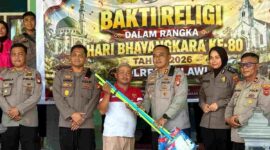 Sambut Hari Bhayangkara ke-80, Kapolres Melawi memimpin langsung kegiatan Bakti Religi di Masjid Nurul Islam Nanga Pinoh, (Nurul Hidayatullah/Liputansatu.id).