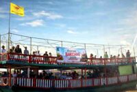 Peserta Festival Hari Bakcang 2026 menaiki kapal wisata saat menyusuri Sungai Kapuas di Pontianak, Kalimantan Barat, dalam rangka perayaan budaya Tionghoa yang diselenggarakan oleh MABT Indonesia, (Nurul Hidayatullah/Liputansatu.id).